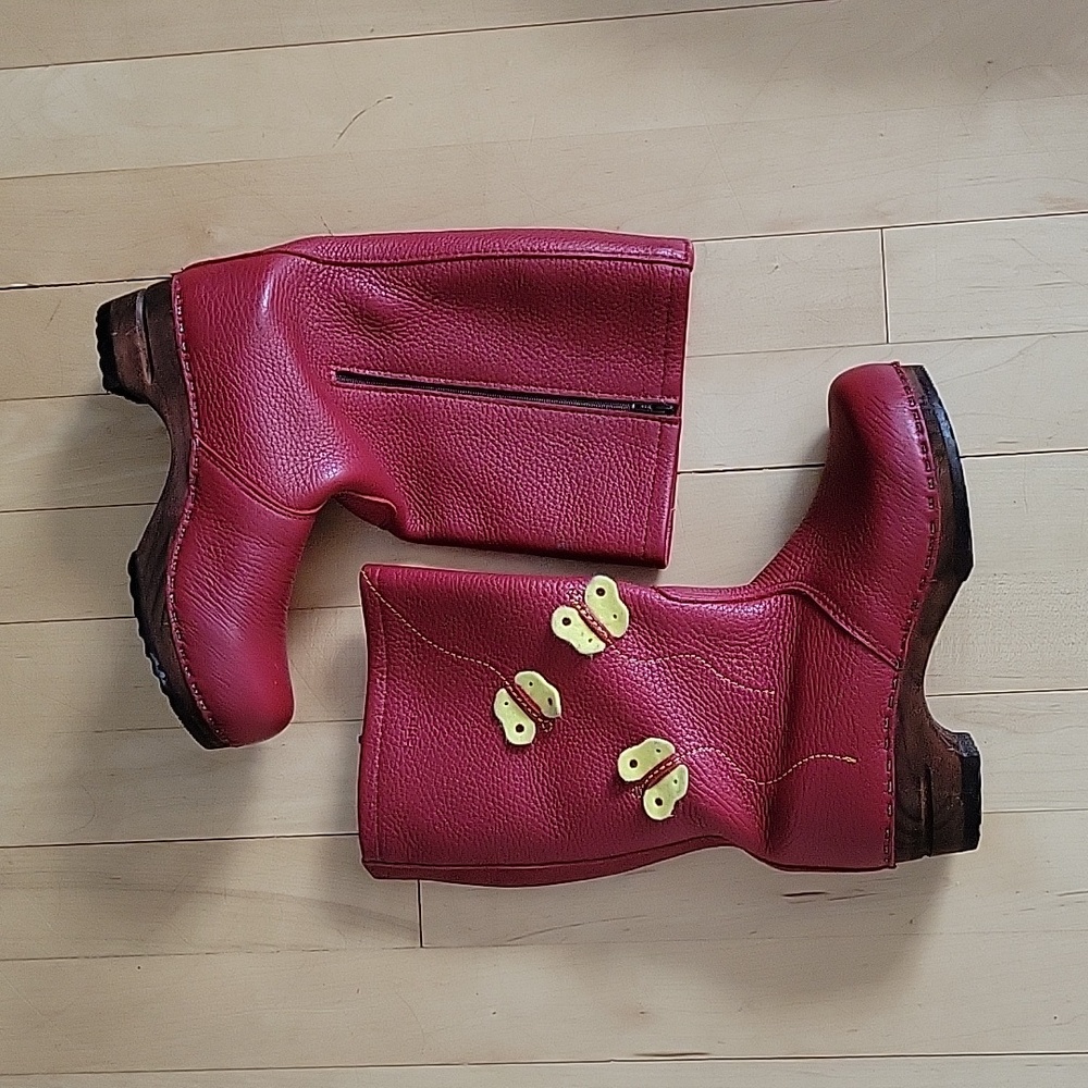 Sanita Red Clog Boots with 3D Yellow Butterflies - 35